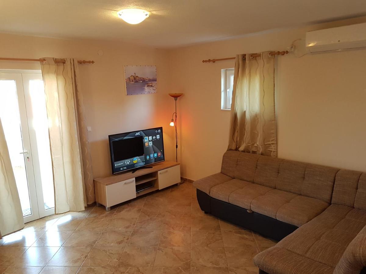 Family Friendly Seaside Apartments Kanica, Rogoznica - 12895 ภายนอก รูปภาพ